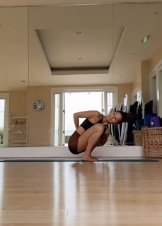 Liberte Chan feet photo thumbnail