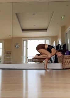 Liberte Chan feet photo thumbnail