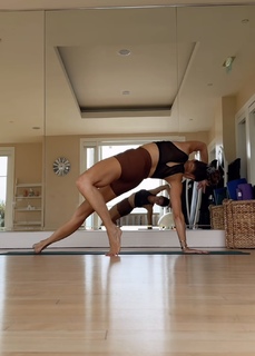 Liberte Chan feet photo thumbnail