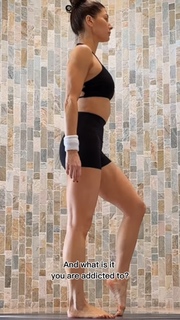 Liberte Chan feet photo thumbnail