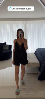 Liberte Chan feet photo thumbnail