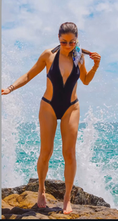 Liberte Chan feet photo thumbnail