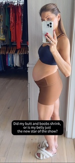 Liberte Chan feet photo thumbnail