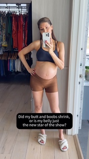 Liberte Chan feet photo thumbnail