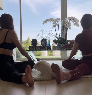 Liberte Chan feet photo thumbnail