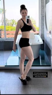 Liberte Chan feet photo thumbnail