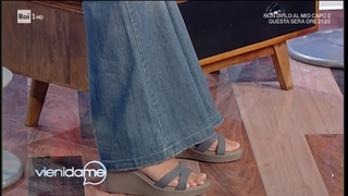 Licia Colò feet photo 2