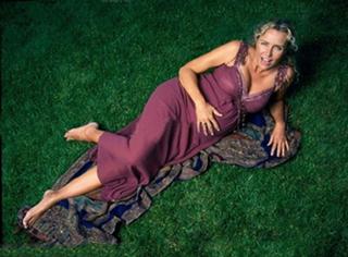 Licia Colò feet photo 4