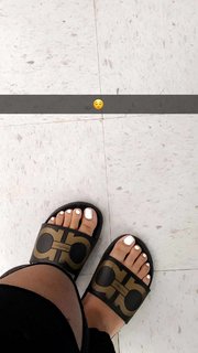 LightSkinKeisha feet photo 14