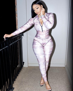 LightSkinKeisha feet photo 3