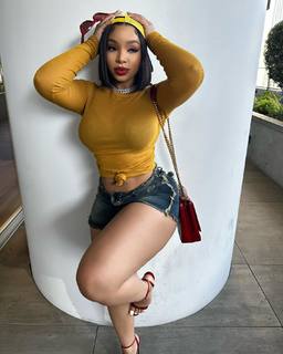 LightSkinKeisha feet photo 12