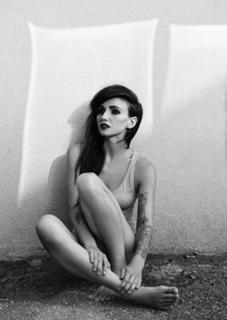 Lights feet photo thumbnail