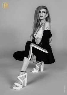 Lights feet photo thumbnail