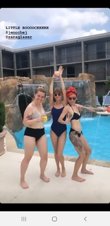 Lights feet photo thumbnail