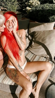 Lights feet photo thumbnail