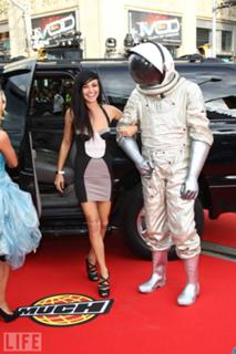 Lights feet photo thumbnail