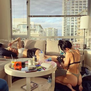 Lights feet photo thumbnail