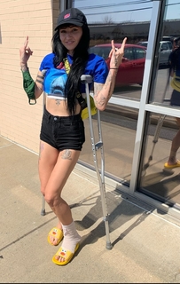 Lights feet photo thumbnail