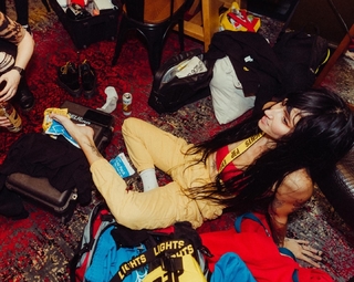 Lights feet photo thumbnail