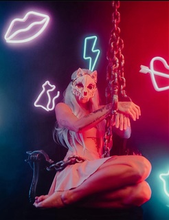 Lights feet photo thumbnail