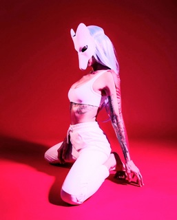 Lights feet photo thumbnail