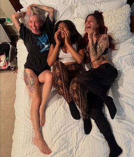 Lights feet photo thumbnail