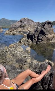 Lights feet photo thumbnail