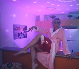 Lights feet photo thumbnail