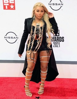 Lil' Kim feet photo thumbnail