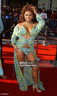 Lil' Kim feet photo thumbnail