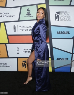Lil Mama feet photo 14