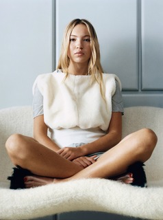 Lila Grace Moss feet photo 16