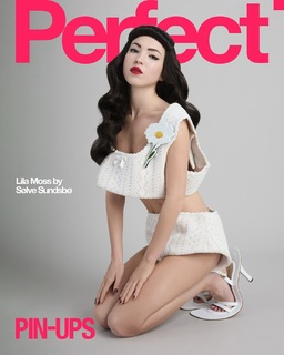 Lila Grace Moss feet photo 7