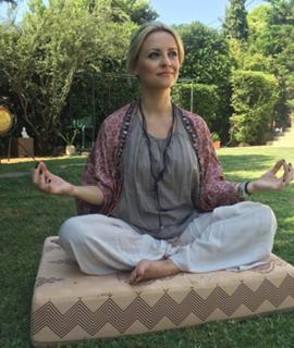 Lila Kountourioti feet photo thumbnail