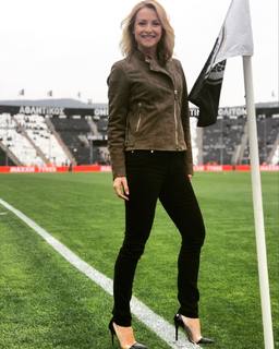 Lila Kountourioti feet photo thumbnail