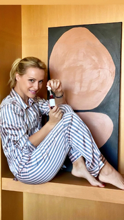 Lila Kountourioti feet photo thumbnail