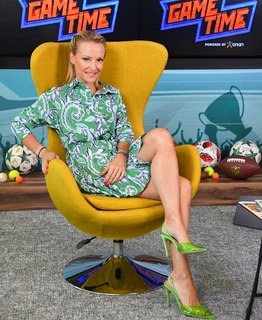 Lila Kountourioti feet photo thumbnail