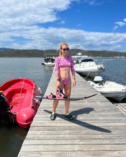 Lila Kountourioti feet photo thumbnail