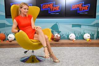 Lila Kountourioti feet photo thumbnail