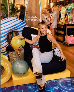 Lila Kountourioti feet photo thumbnail