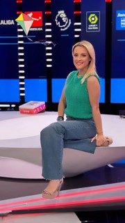 Lila Kountourioti feet photo thumbnail