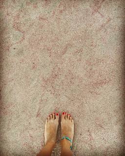 Lila Mpaklesi feet photo 2