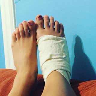 Lilan Bowden feet photo 3