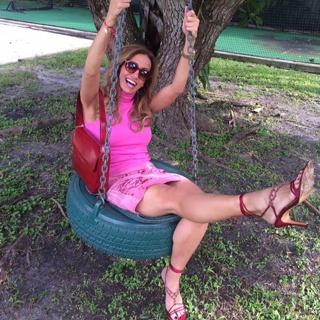 Lili Estefan feet photo thumbnail