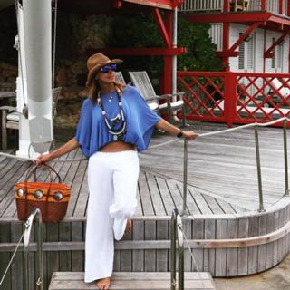 Lili Estefan feet photo thumbnail