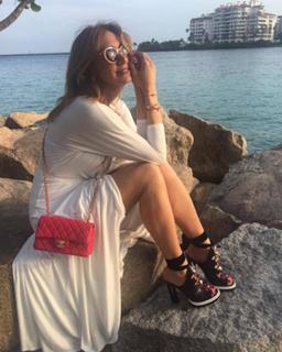 Lili Estefan feet photo thumbnail