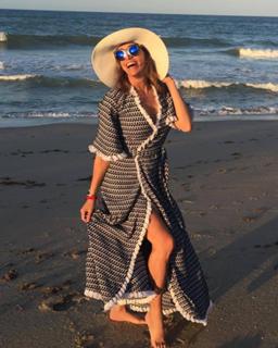Lili Estefan feet photo thumbnail