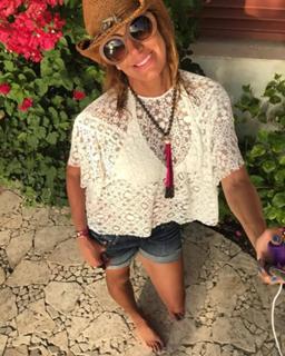 Lili Estefan feet photo thumbnail