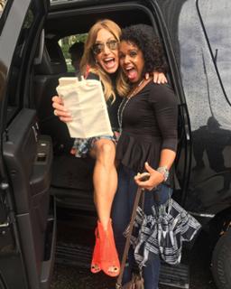 Lili Estefan feet photo thumbnail