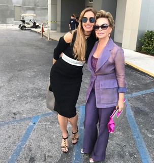 Lili Estefan feet photo thumbnail